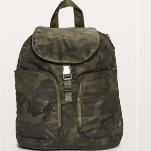Lululemon Carry Onward Rucksack *12L (Laptop compartment)
